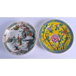 TWO LATE 19TH CENTURY CHINESE PORCELAIN DISHES Guangxu. 24 cm diameter. (2)