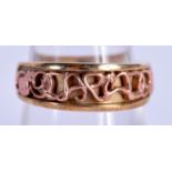 A 9CT GOLD CARIAD CLOGAU RING. P. 5 grams.