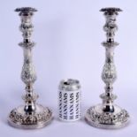 A LARGE PAIR OF ENGLISH SILVER CANDLESTICKS. Birmingham 1948. 2312 grams weighted. 32.5 cm high.