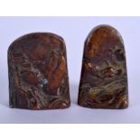 TWO CHINESE BRONZE MOUNTAIN SEALS 20th Century. 3 cm x 3.5 cm.