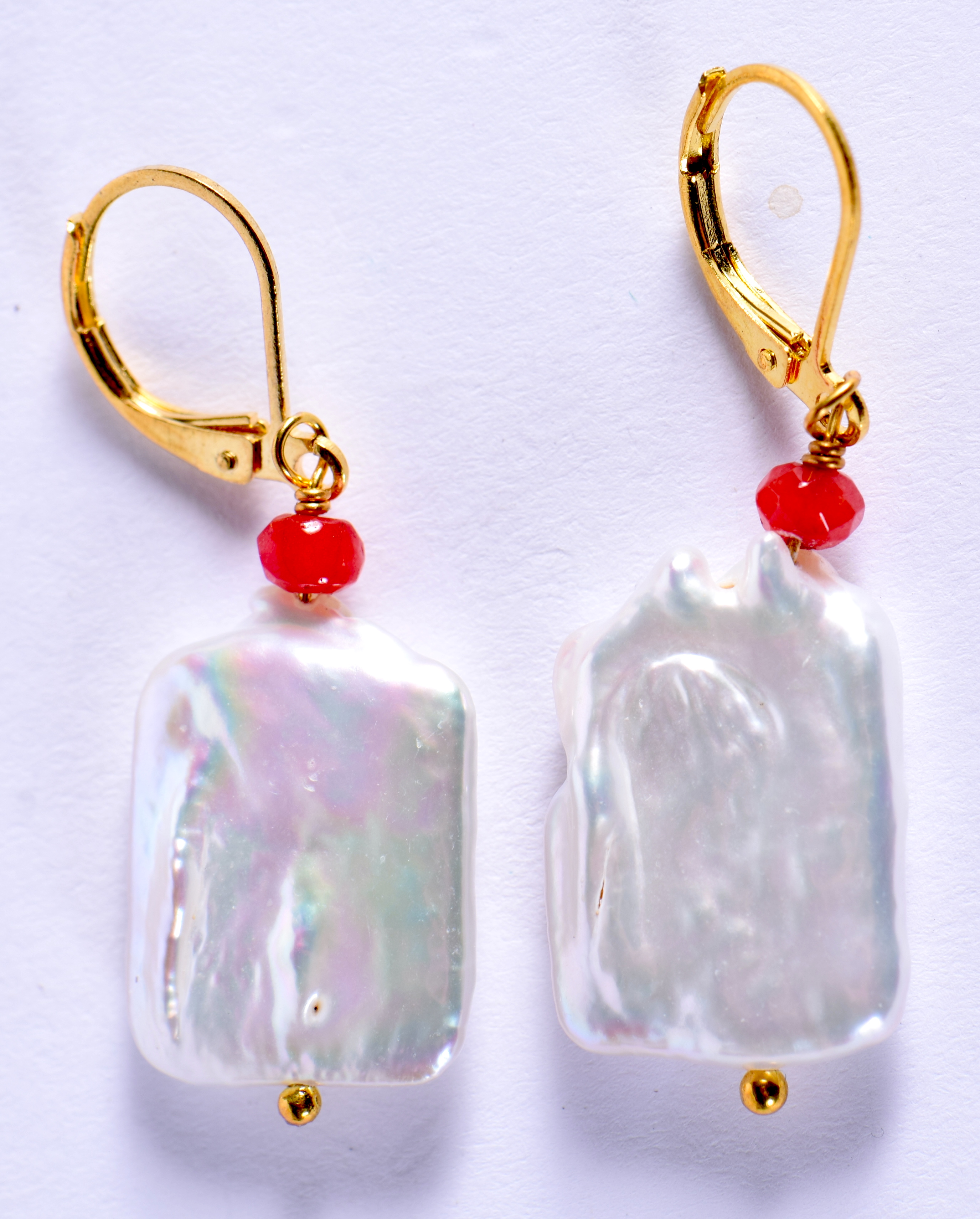 A PAIR OF PEARL AND CORAL EARRINGS. 3 cm x 1.5 cm. - Image 2 of 2