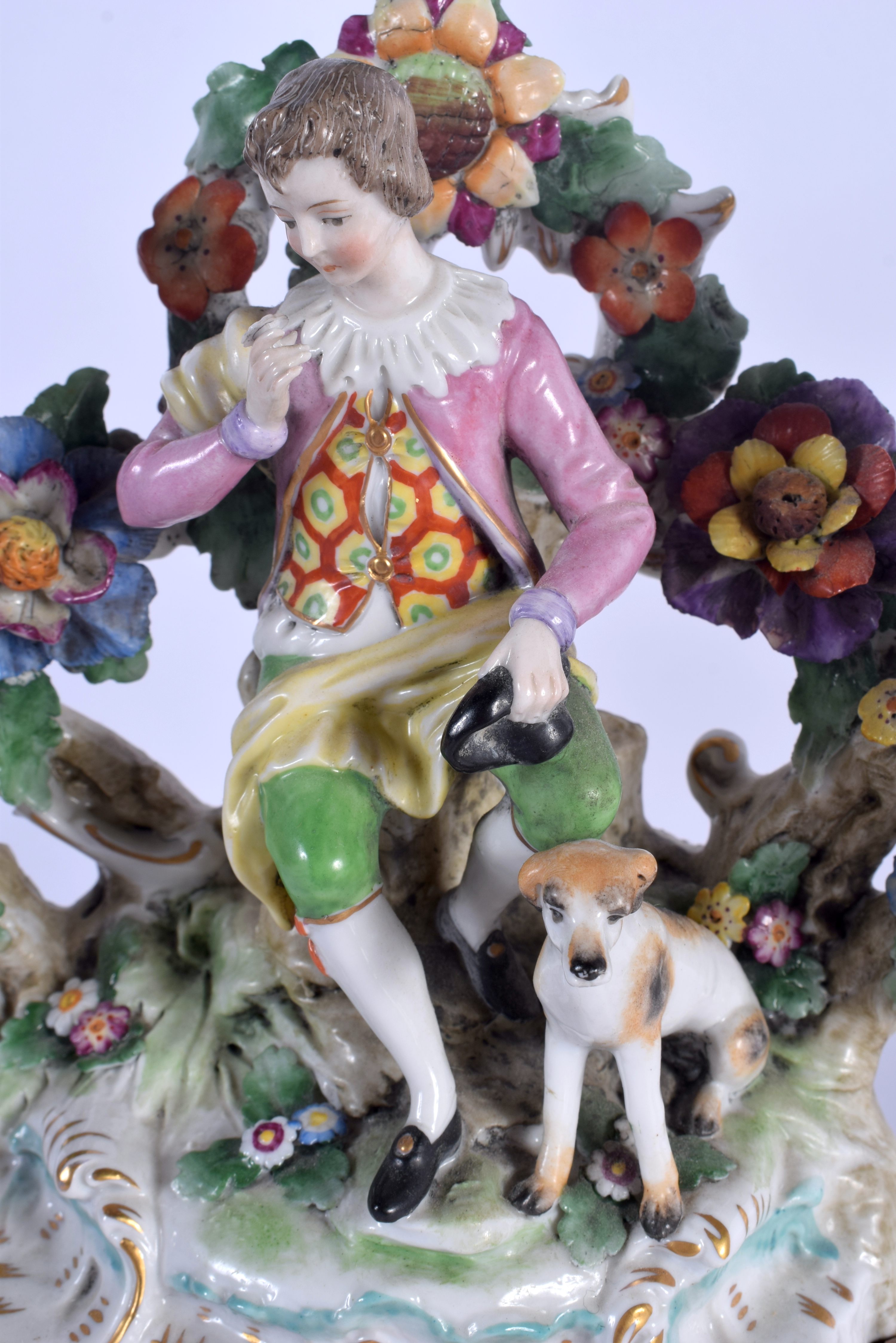 A PAIR OF 19TH CENTURY CONTINENTAL PORCELAIN FIGURES modelled upon a rococo base. Porcelain 26 cm x - Image 3 of 4