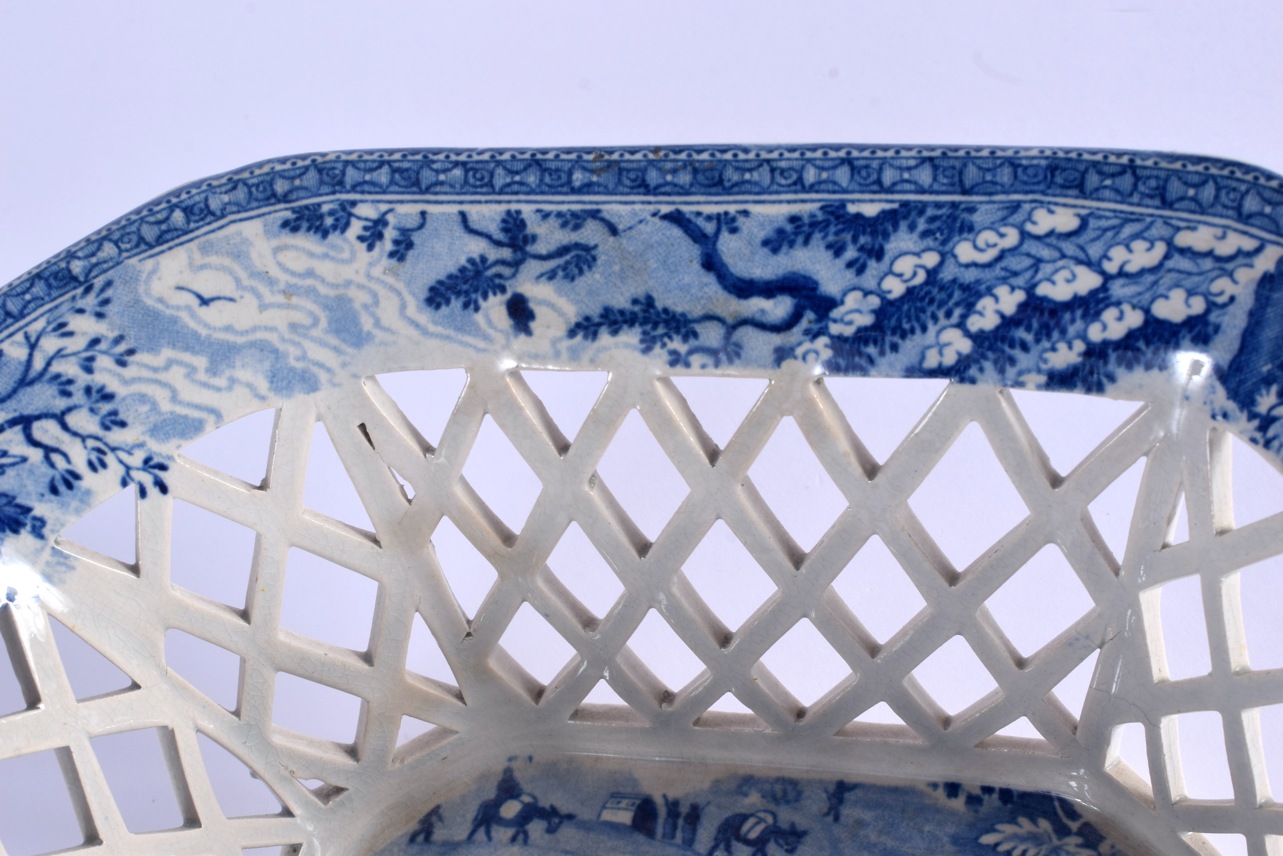 A RARE 19TH CENTURY SPODE BLUE AND WHITE CHESTNUT BASKET on stand, decorated to the interior unusual - Image 6 of 8