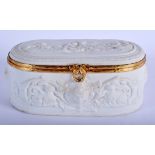 AN ANTIQUE FRENCH BISQUE PORCELAIN CASKET decorated with putti in landscapes. 15 cm x 9 cm.