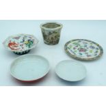 A Collection of Chinese porcelain items Famille rose plate, planter etc 18cm (5).