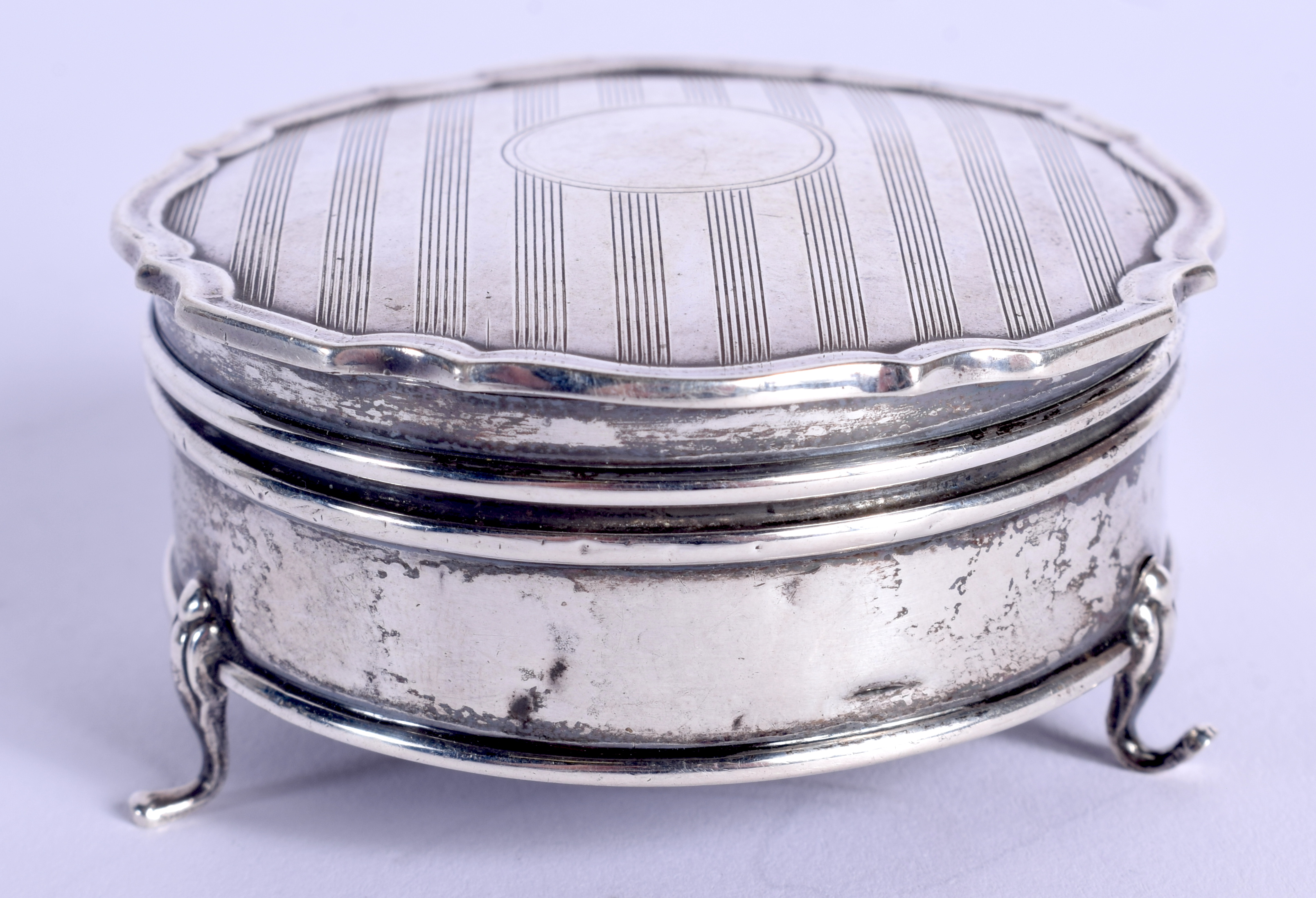 A 1920S SILVER DRESSING TABLE BOX. London 1927. 80 grams. 3.5 cm x 6.5 cm.