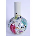 AN EARLY 20TH CENTURY CHINESE FAMILLE ROSE PORCELAIN VASE Late Qing/Republic, painted with figures.
