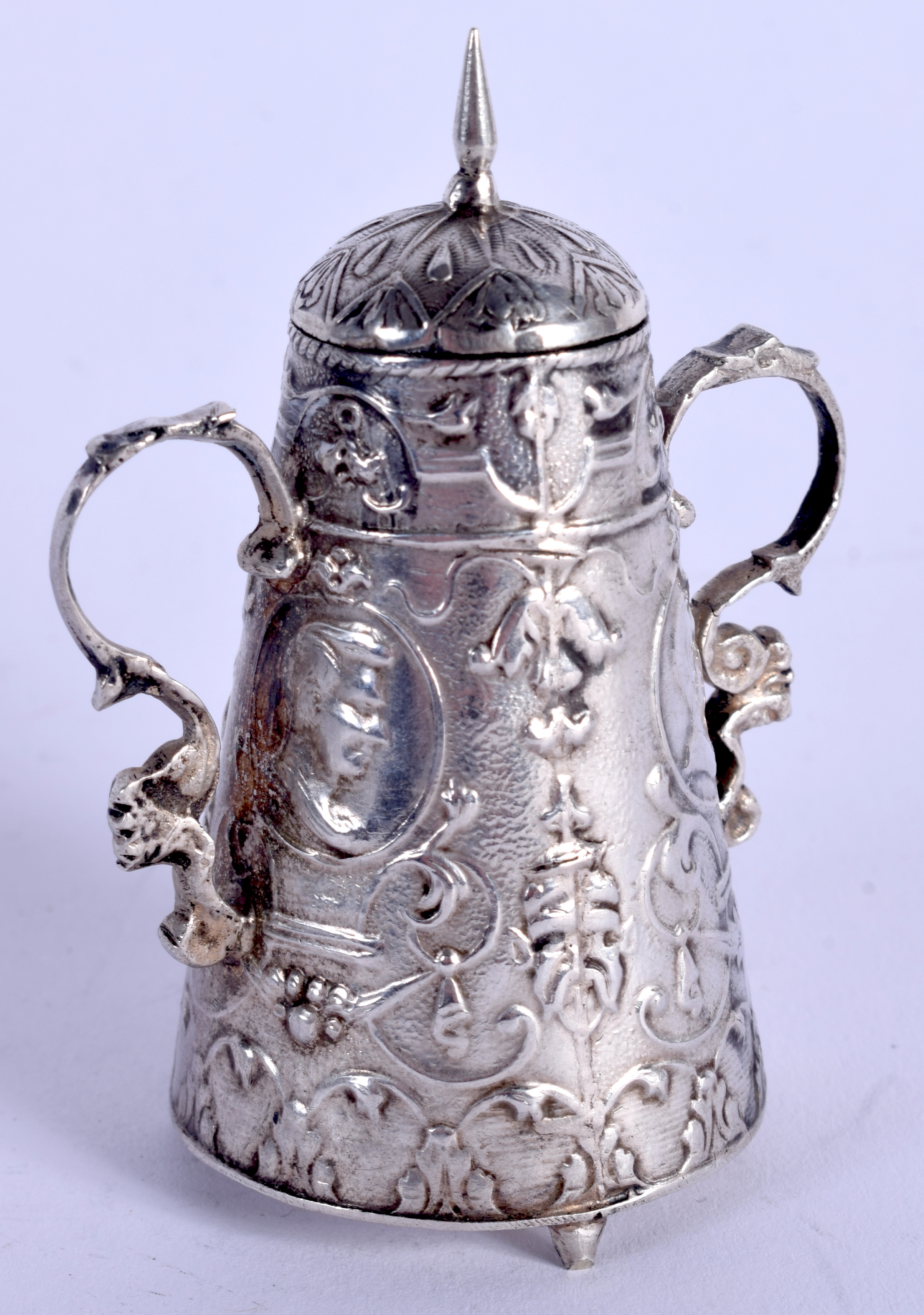 AN ANTIQUE CONTINENTAL SILVER SAMOVAR. 39 grams. 7 cm x 5.5 cm. - Image 2 of 4