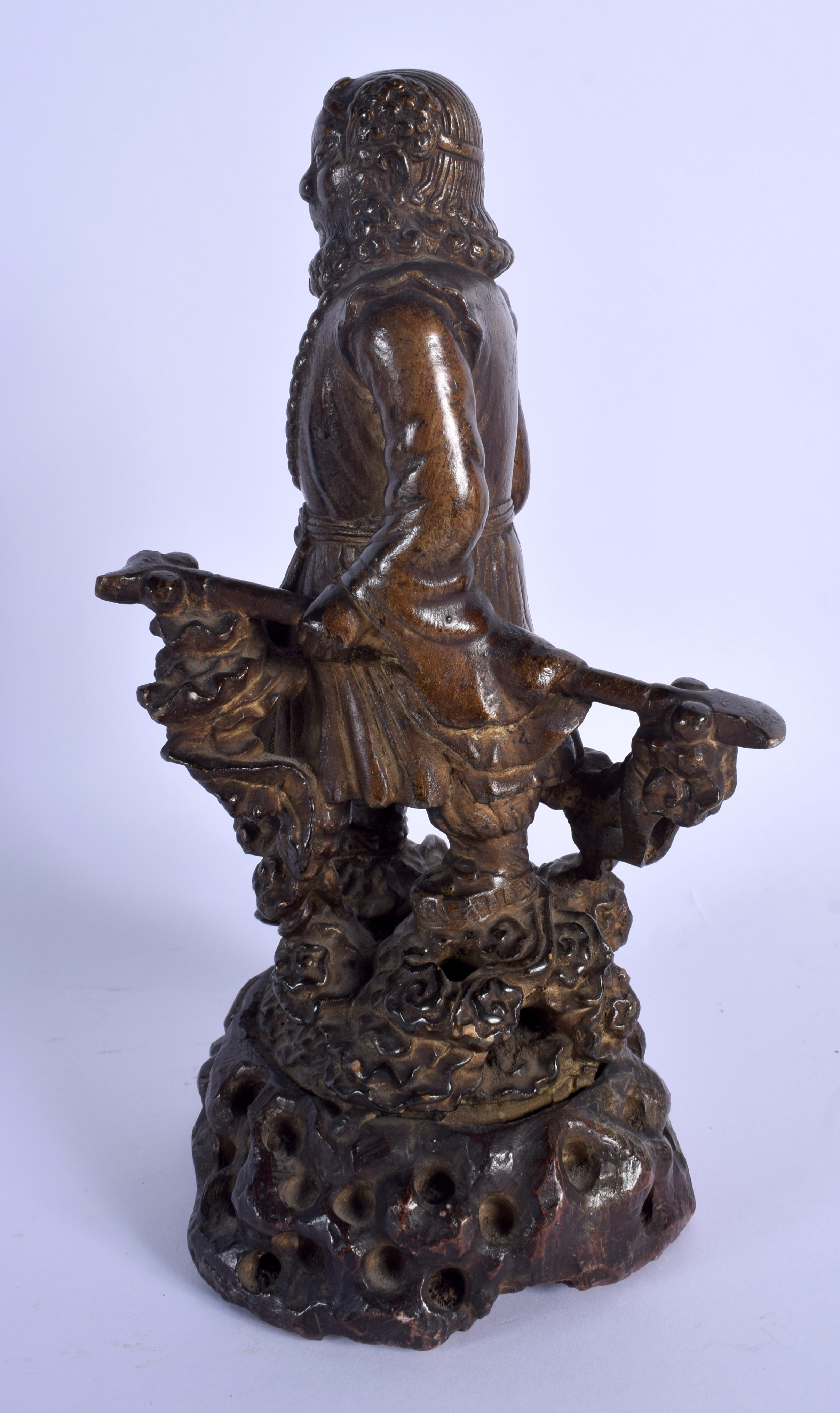 A RARE 18TH/19TH CENTURY CHINESE LACQUERED BRONZE JADE FIGURE OF A SCHOLAR Qing, modelled roaming ho - Image 2 of 5