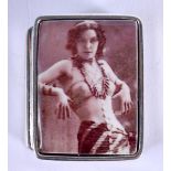 A CONTEMPORARY EROTIC SILVER PILL BOX. 2.75 cm x 3 cm.