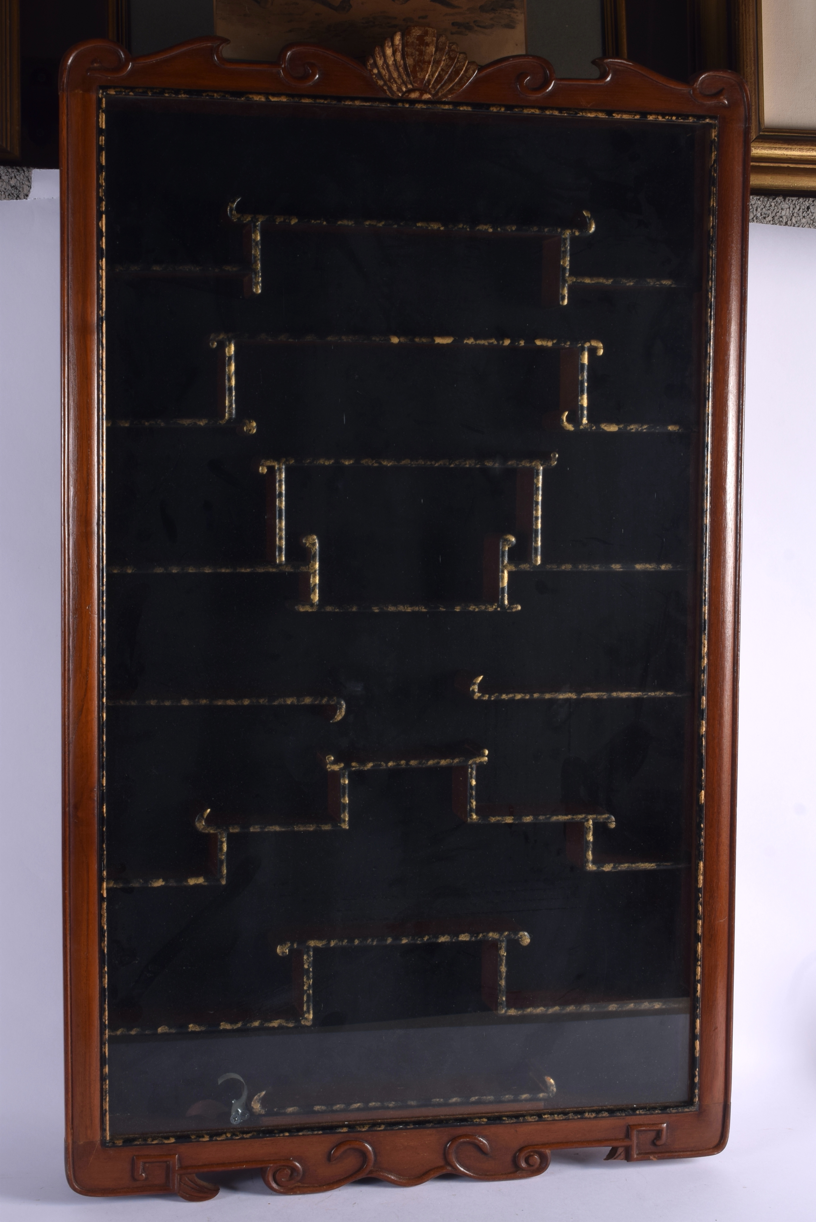 AN EARLY 20TH CENTURY CHINESE CARVED HARDWOOD SNUFF BOTTLE DISPLAY CABINET Late Qing/Republic. 80 cm