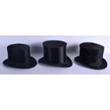 THREE VINTAGE GENTLEMAN'S TOP HATS. (3)