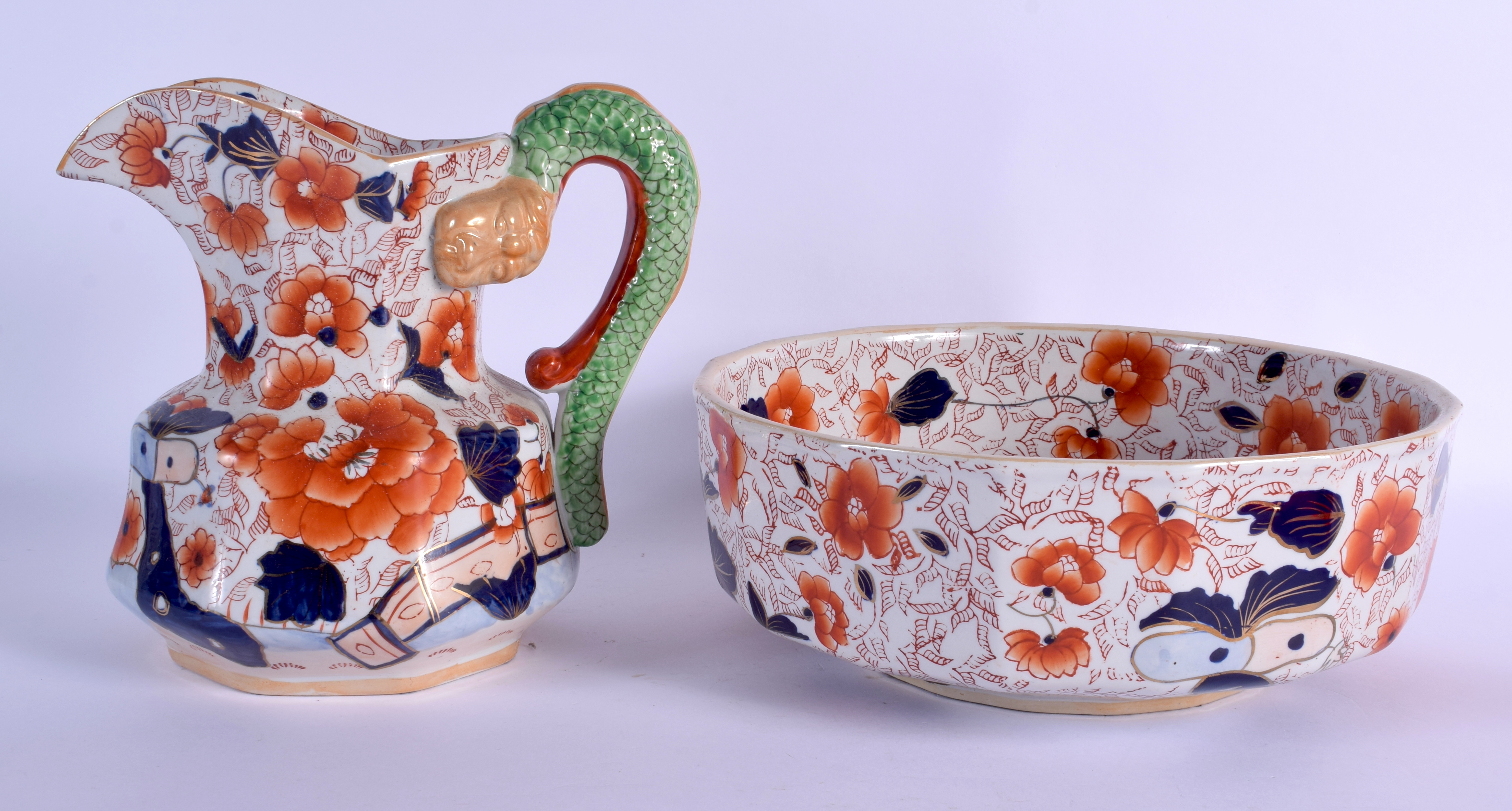 A LARGE ANTIQUE MASONS TYPE IMARI WASH JUG AND BASIN decorated with flowers. Basin 25 cm wide, Jug 2 - Image 2 of 4