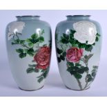 A RARE PAIR OF EARLY 20TH CENTURY JAPANESE MEIJI PERIOD CLOISONNE ENAMEL VASES by Gonda Hirosuke, de