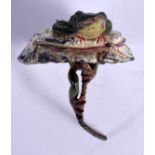 A CONTEMPORARY COLD PAINTED BRONZE TOAD BOTTLE TOP. 4 cm x 3.5 cm.