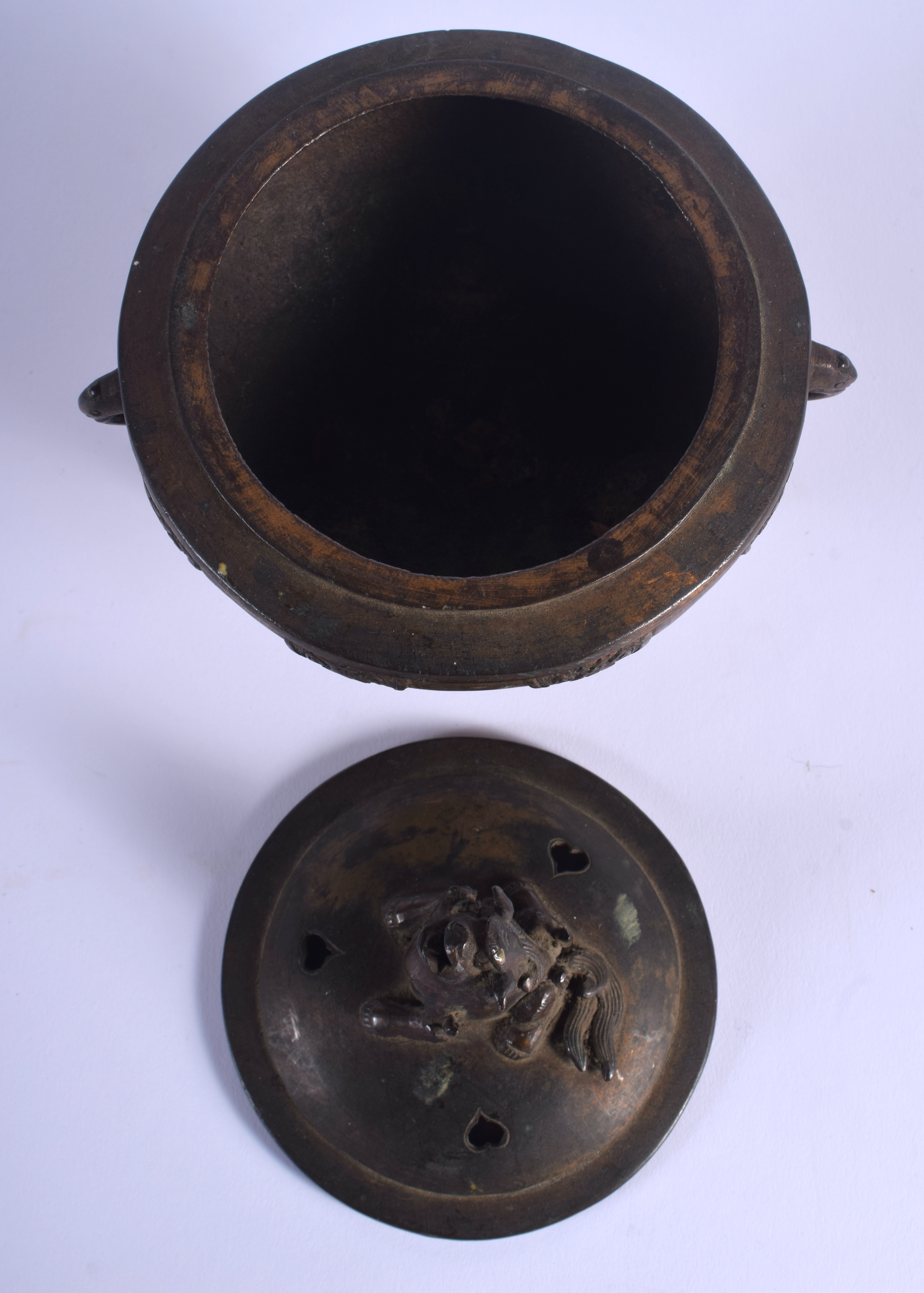 A 19TH CENTURY JAPANESE MEIJI PERIOD BRONZE CENSER AND COVER with foo dog finial. 12 cm x 10 cm. - Image 3 of 4