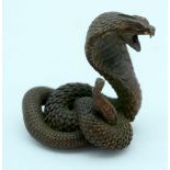 A Japanese bronze figure of a Cobra 5 cm.