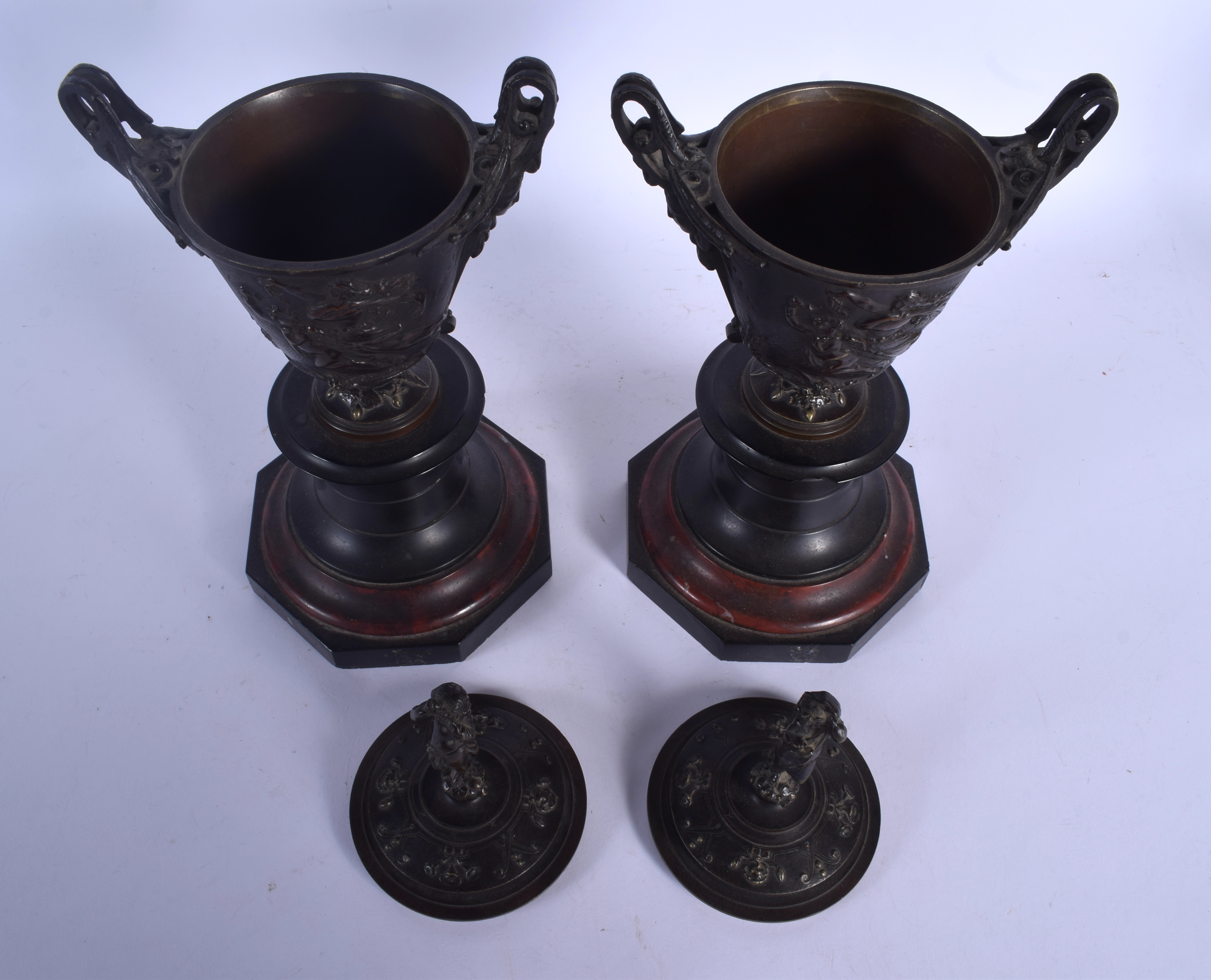 A PAIR OF 19TH CENTURY EUROPEAN GRAND TOUR BRONZES AND COVERS upon red and black marble bases. 34 cm - Image 5 of 6