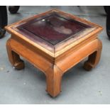 A SMALL EARLY 20TH CENTURY CHINESE HARDWOOD STAND of square form. 34 cm x 25 cm.
