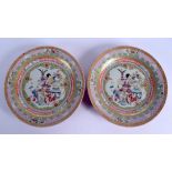 A PAIR OF EARLY 20TH CENTURY CHINESE FAMILLE ROSE PORCELAIN DISHES Late Qing/Republic, enamelled wit