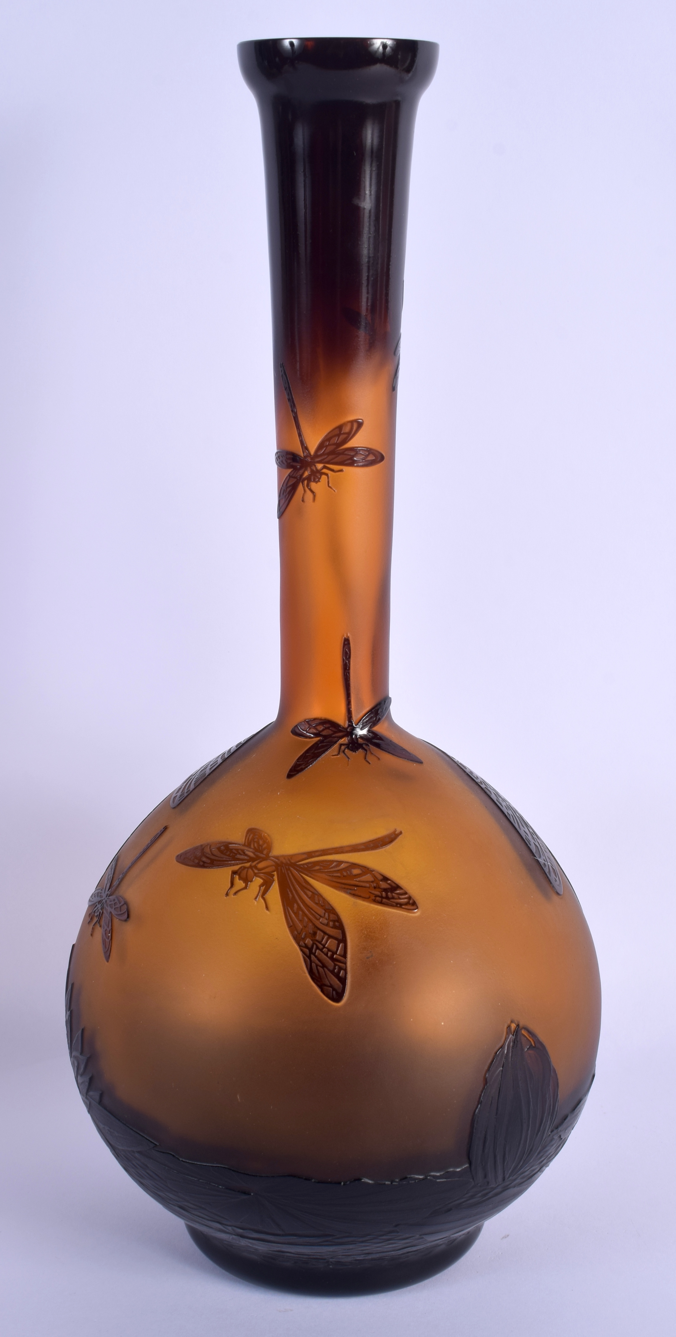 A LARGE ZELENKA CAMEO GLASS VASE decorated with insects. 40 cm high. - Image 3 of 5