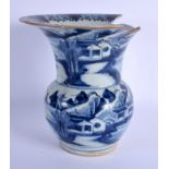 A LARGE 18TH CENTURY CHINESE BLUE AND WHITE PORCELAIN ZHADOU Qianlong/Jiaqing, painted with landscap