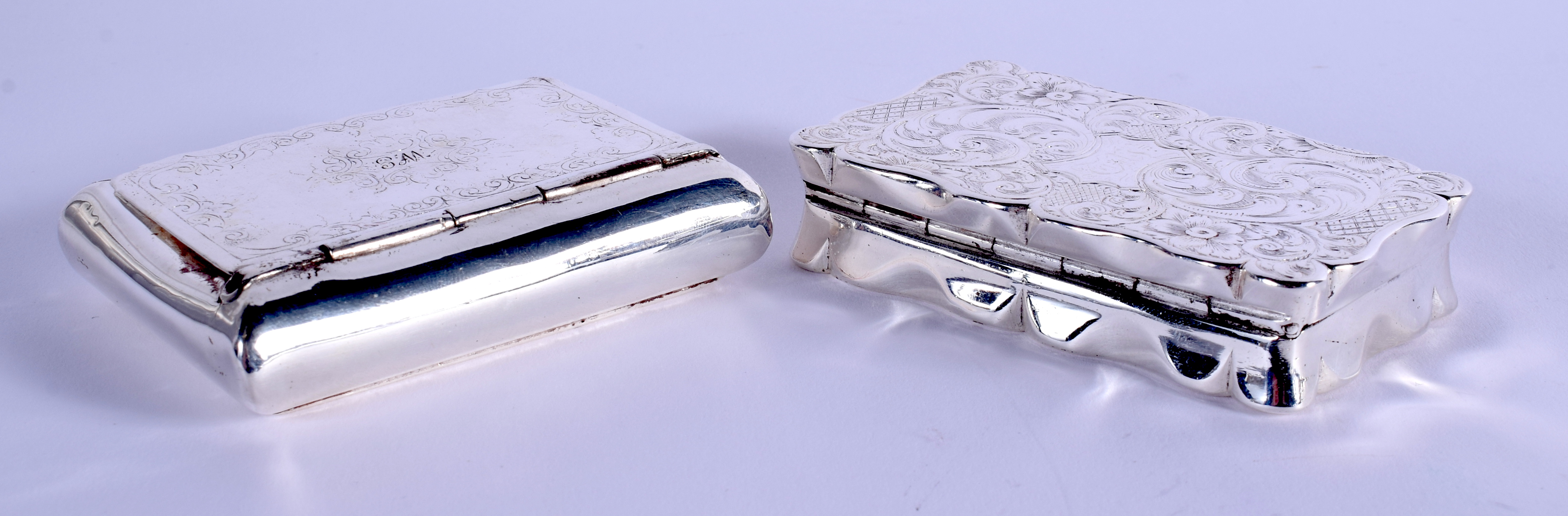 TWO ANTIQUE WHITE METAL SNUFF BOXES. Largest 8 cm x 5 cm. (2) - Bild 2 aus 6