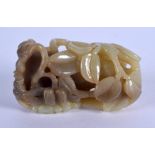 AN EARLY 20TH CENTURY CHINESE CARVED MUTTON JADE FRUITING POD Late Qing/Republic. 5.5 cm x 3.5 cm.