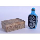 AN EARLY 20TH CENTURY CHINESE PEKING SNUFF BOTTLE AND STOPPER together with a Qing soapstone box and
