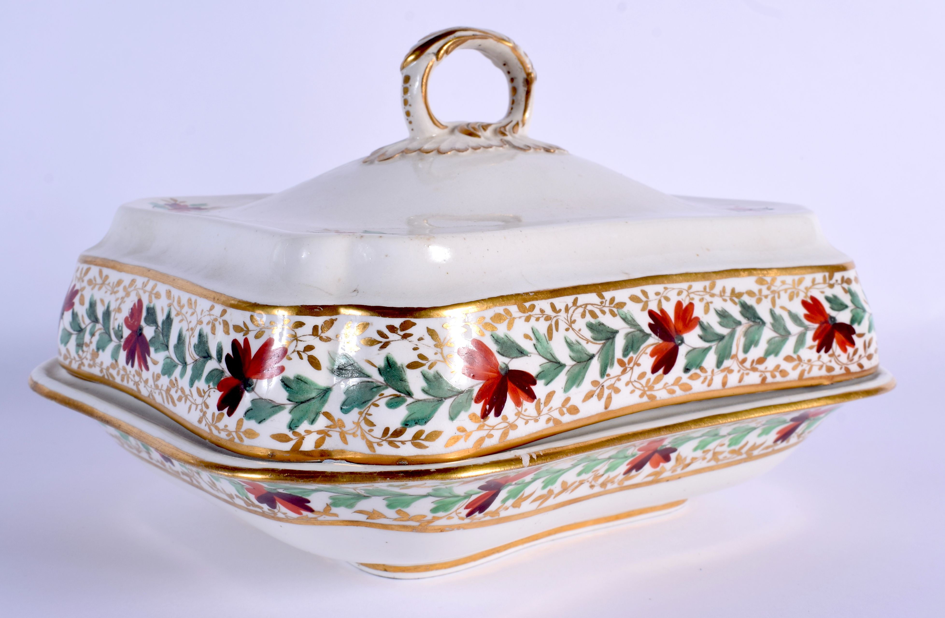 A LARGE EARLY 19TH CENTURY DERBY PORCELAIN SERVING BOWL AND COVER of square form, painted with gilt