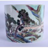 AN EARLY 20TH CENTURY CHINESE FAMILLE VERTE PORCELAIN BRUSH POT Bitong, Late Qing/Republic, painted