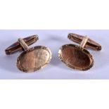 A PAIR OF 9CT GOLD CUFFLINKS. 7 grams. 2 cm x 1 cm.