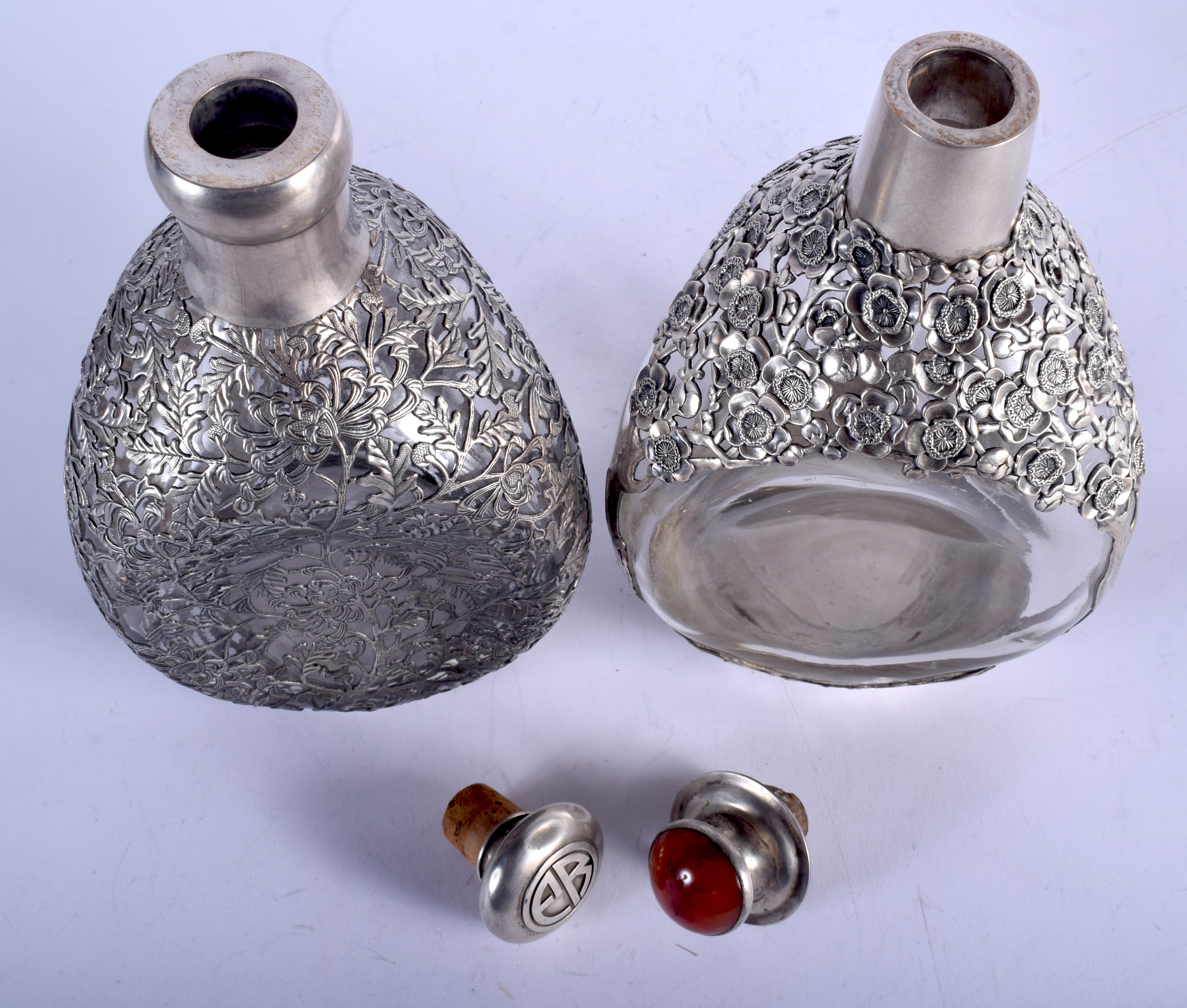 TWO EARLY 20TH CENTURY CHINESE EXPORT SILVER OVERLAID WHISKEY DECANTERS decorated with flowers. 800 - Bild 4 aus 4