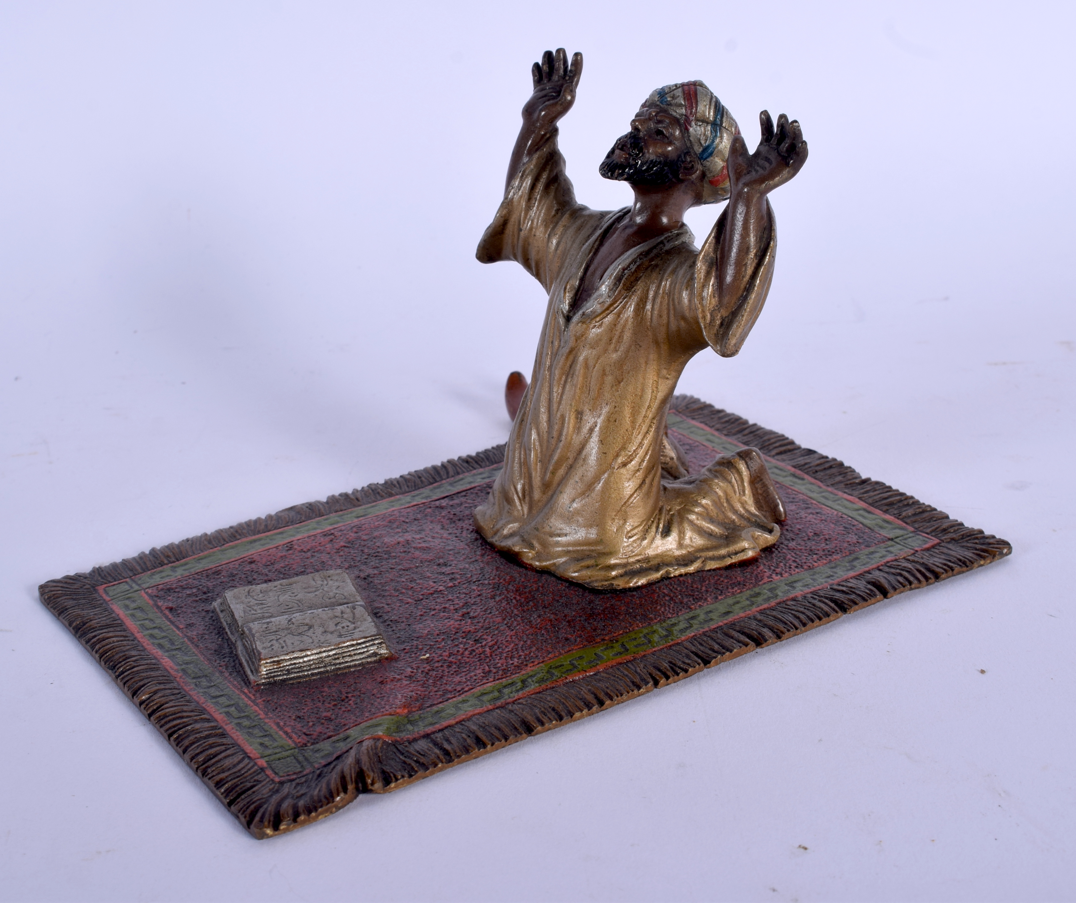 A 19TH CENTURY AUSTRIAN COLD PAINTED BRONZE FIGURE OF AN ARABIC MALE modelled praying. 15 cm x 8 cm. - Image 2 of 5