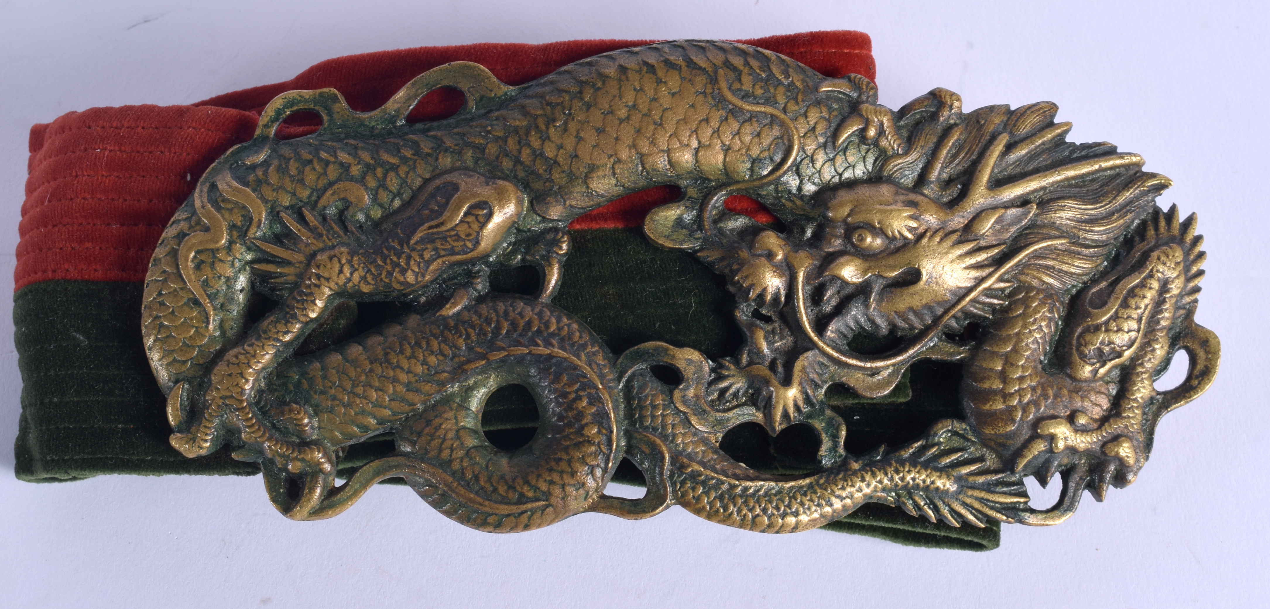 AN UNUSUAL ANTIQUE MILITARY DRAGON BELT. Plaque 16 cm x 6 cm.