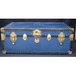 A VINTAGE BLUE AND BLACK LEATHER STUDDED TRAVELLING TRUNK. 80 cm x 50 cm x 30 cm.