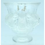 A FRENCH LALIQUE GLASS BIRD VASE. 12.5 cm high.