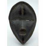 AFRICAN TRIBAL DAN YAKOBA MASK, LIBERIA. 25cm x 16cm