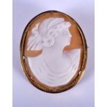 AN ANTIQUE YELLOW METAL CAMEO BROOCH. 10.4 grams. 4.5 cm x 3.5 cm.