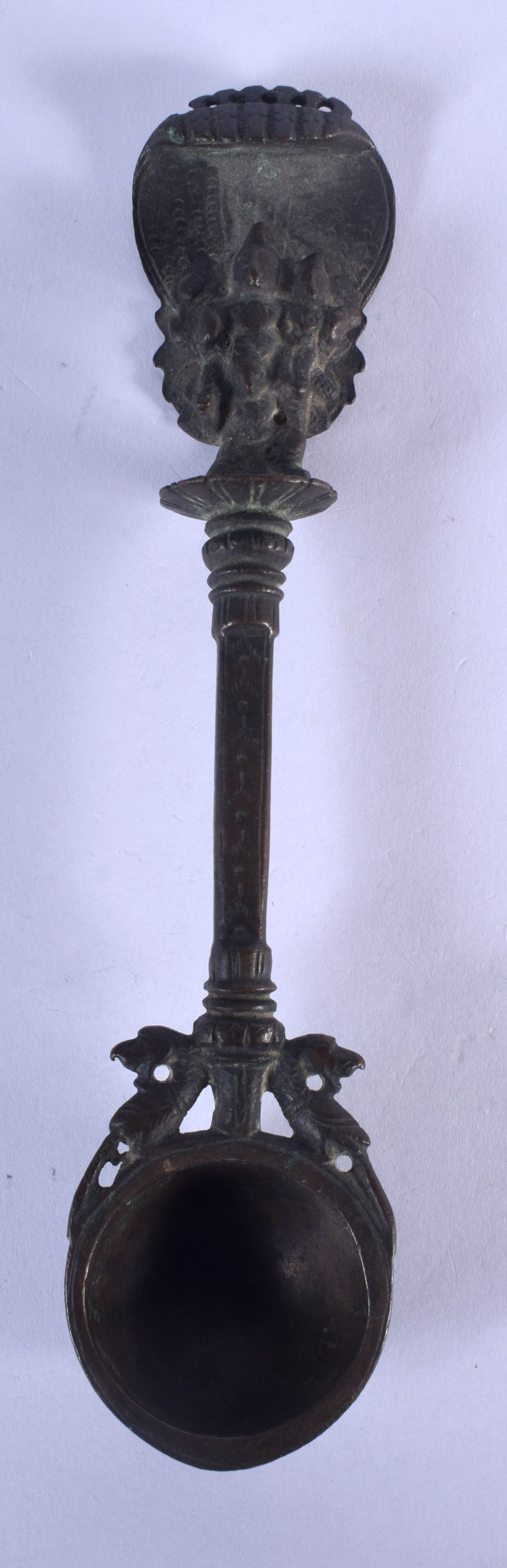AN 18TH CENTURY INDIAN TIBETAN BRONZE SPOON. 14 cm long.