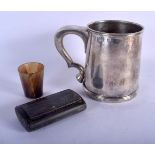 AN EARLY CONTINENTAL SILVER MUG together with a carved horn shot beaker & snuff box. Silver 512 gram