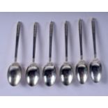 SIX SILVER SPOONS. Sheffield 1968. 77 grams. 10 cm long. (6)