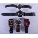 FIVE WRISTWATCHES. (5)