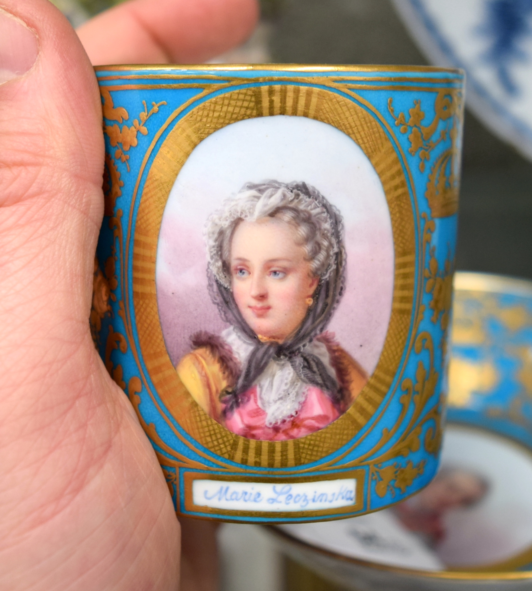 A FINE 19TH CENTURY SEVRES PORCELAIN CABINET CUP AND SAUCER painted with portraits and bands of foli - Image 5 of 20