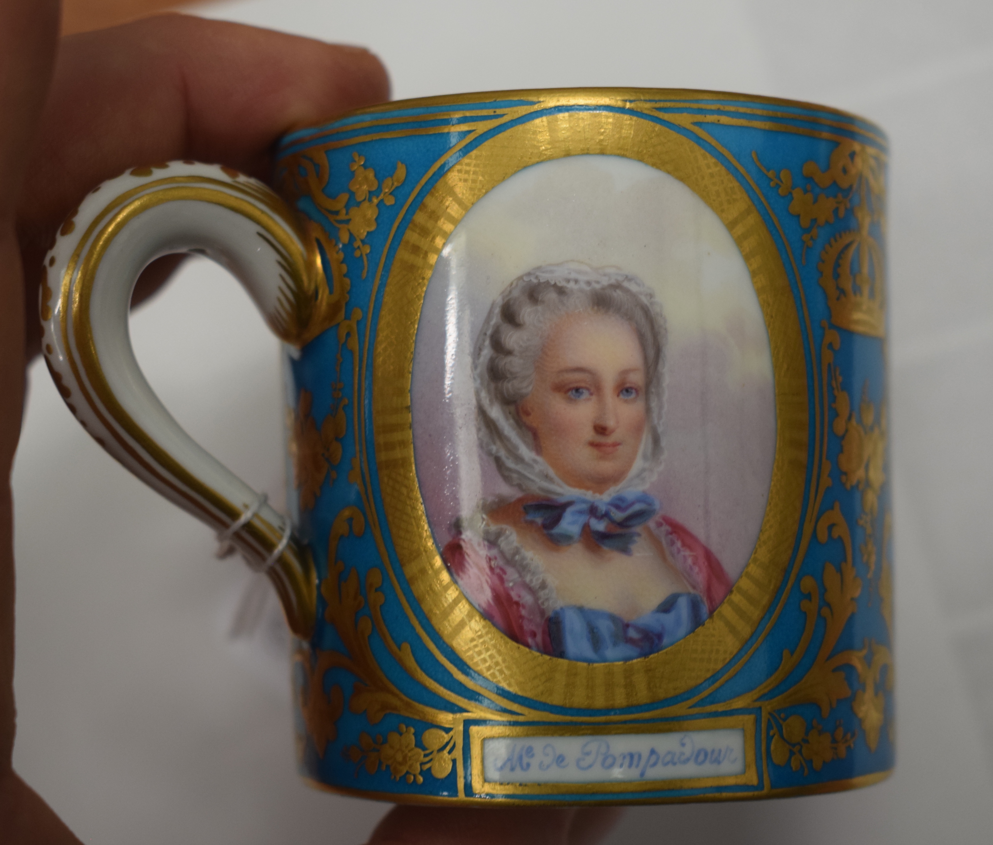 A FINE 19TH CENTURY SEVRES PORCELAIN CABINET CUP AND SAUCER painted with portraits and bands of foli - Image 15 of 20