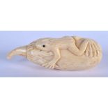 A CHINESE CARVED BONE SNUFF BOTTLE 20th Century. 7.5 cm long.