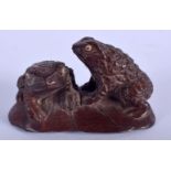 A JAPANESE BOXWOOD DOUBLE TOAD NETSUKE. 4 cm x 3 cm.