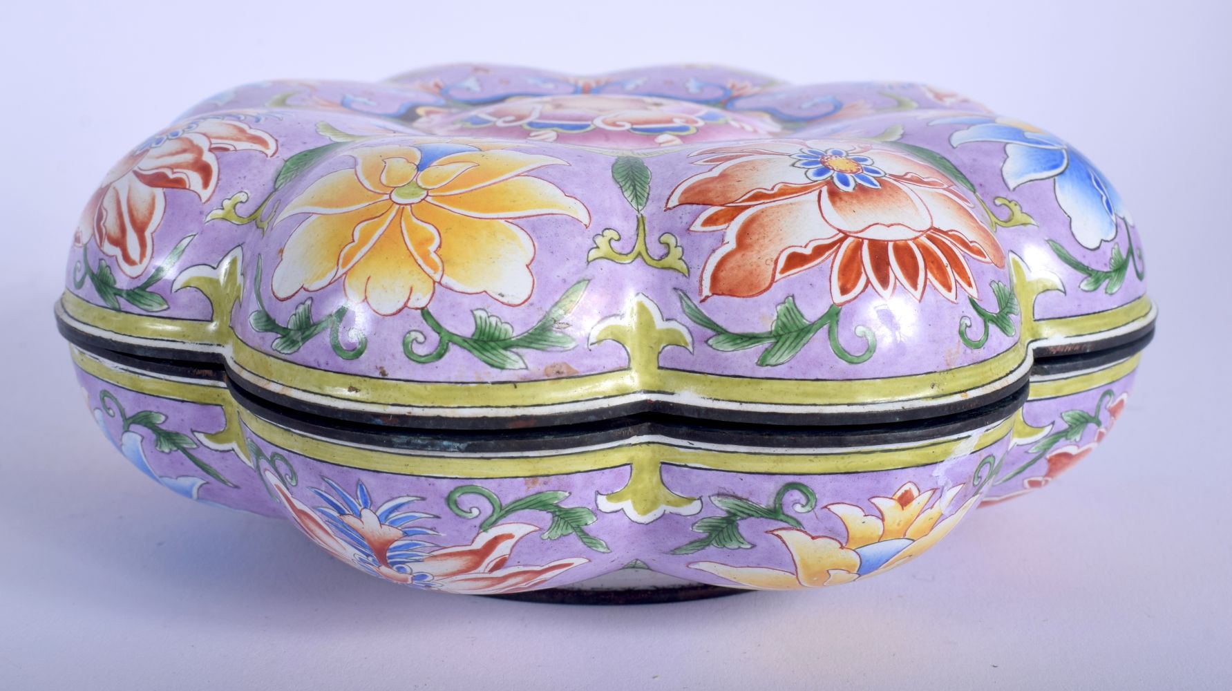 A CHINESE CANTON ENAMEL LOBED MELON FORM BOX AND COVER 20th Century, painted with floral sprays. 15 - Image 2 of 4