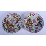 A RARE PAIR OF 18TH CENTURY CHINESE EXPORT PORCELAIN TOBACCO LEAF PLATES Qianlong. 21 cm wide.