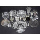 A collection of glass ware items . Qty
